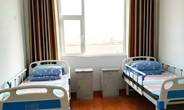 深圳2025入户要求_不会唱歌却开演唱会，58岁的郑伊健消费情怀？ 不会唱歌0间拥有房间